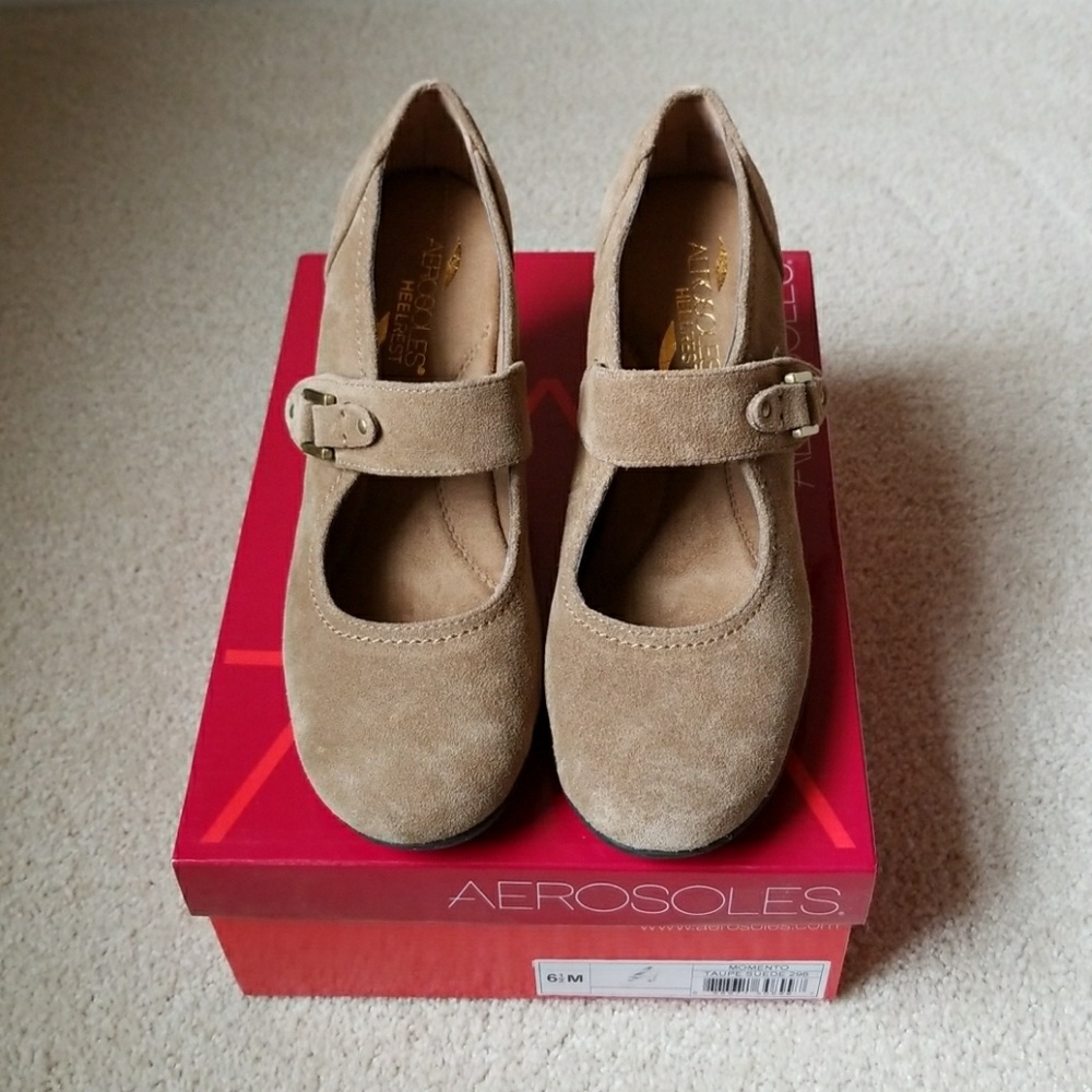 Aerosoles taupe suede